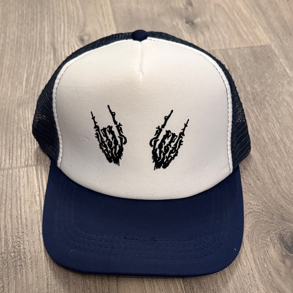 Set of 4 trucker hats punk grunge style - Picture 5 of 5